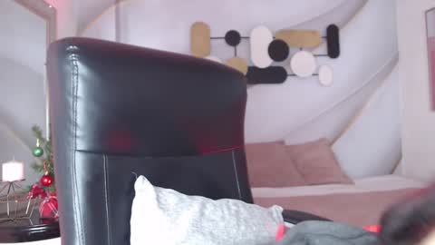 Snapshot of lessboobs_gh chatting on 12/15/24, 11:23 Less online show from 12/15/24, 11:23