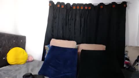 lessliee online show from 01/10/25, 04:33