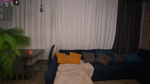 Hi my name is Lessy I am 18 years old. Im new here but I really like making new acquaintances online show from 04/08/26, 07:36