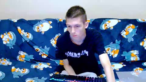 lester_broo online show from 12/02/25, 06:58
