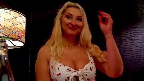 leticiareys online show from 12/18/25, 07:53