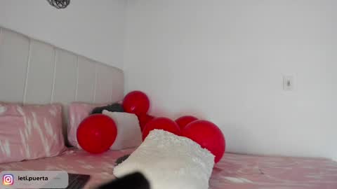 Snapshot of leticiaroldan chatting on 02/14/25, 11:20 Leticia online show from 02/14/25, 11:20