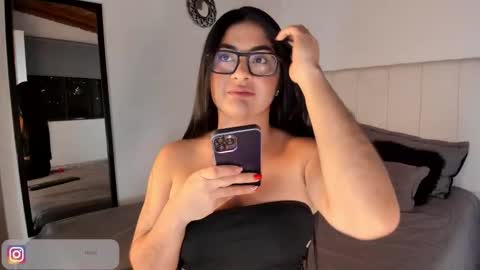 Snapshot of leticiaroldan chatting on 10/09/25, 12:52 Leticia online show from 10/09/25, 12:52