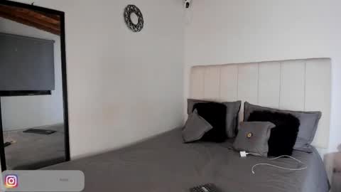 Snapshot of leticiaroldan chatting on 10/16/25, 02:12 Leticia online show from 10/16/25, 02:12