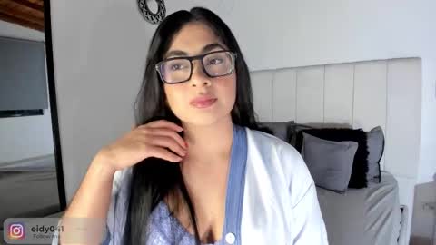 Snapshot of leticiaroldan chatting on 10/28/25, 12:47 Leticia online show from 10/28/25, 12:47