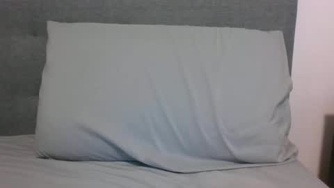 lets_play143 online show from 04/18/26, 01:09