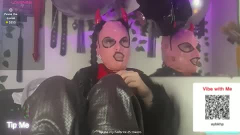 Julian Mask online show from 11/28/25, 02:25