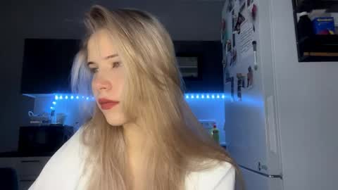Kate online show from 04/25/26, 02:25