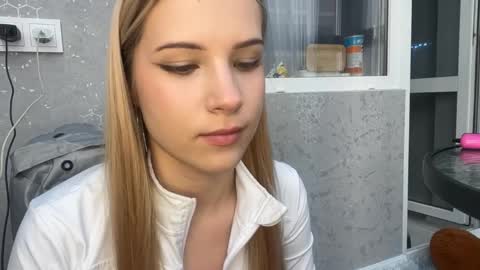 Kate online show from 05/26/26, 02:24