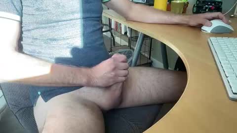 Snapshot of leukurrt chatting on 09/23/25, 08:17 leukurrt online show from 09/23/25, 08:17