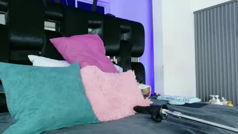 levana1 online show from 03/18/26, 01:31