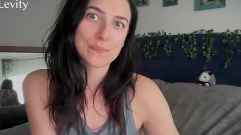 Snapshot of levity_opossum chatting on 09/14/25, 06:51 Levity online show from 09/14/25, 06:51