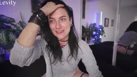 Snapshot of levity_opossum chatting on 10/19/25, 09:04 Levity online show from 10/19/25, 09:04