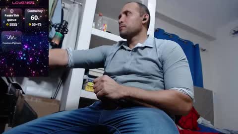 Snapshot of lewislamxxx chatting on 01/30/25, 11:02 Lewis online show from 01/30/25, 11:02