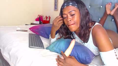 Snapshot of lexa_rouge chatting on 10/17/25, 07:16 lexa_rouge online show from 10/17/25, 07:16