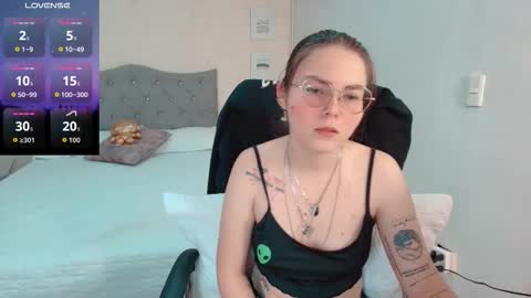 Snapshot of lexalove_doll chatting on 02/12/26, 01:44 Lexas Room online show from 02/12/26, 01:44