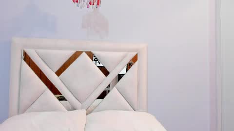 Gabrielle online show from 04/11/26, 11:03