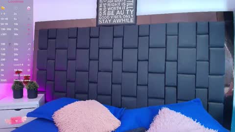 Lexi Howard  online show from 11/22/25, 04:55