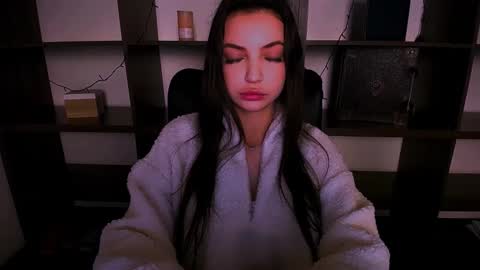 Alexia online show from 12/27/24, 11:39