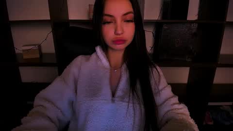 Alexia online show from 12/30/24, 01:36