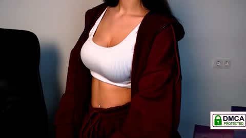 Alexia online show from 10/08/25, 04:59