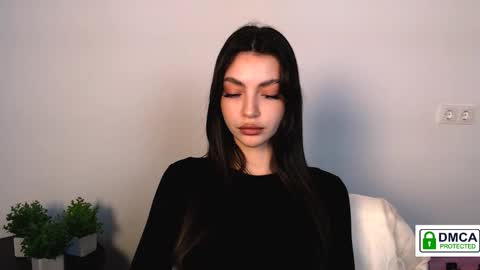 Alexia online show from 10/13/25, 02:17