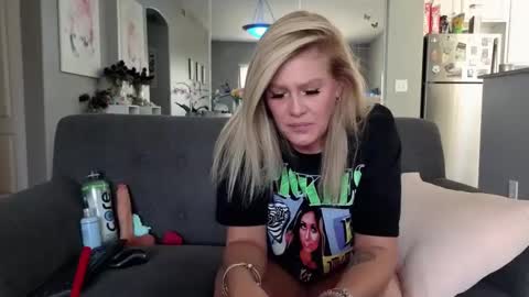 Lexi online show from 09/12/25, 07:25