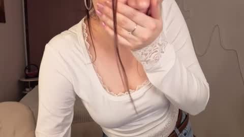 Snapshot of lexia_coy chatting on 12/14/25, 05:40 Vicki online show from 12/14/25, 05:40