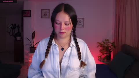 Lexie Thompson   8pm  0000am -5 online show from 01/31/25, 03:09