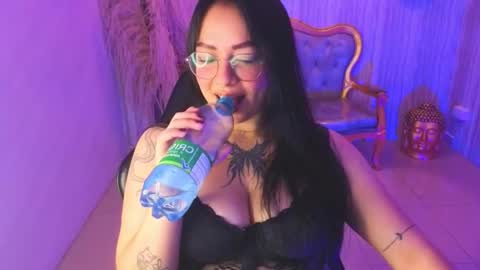 Lexie  online show from 12/19/25, 08:16