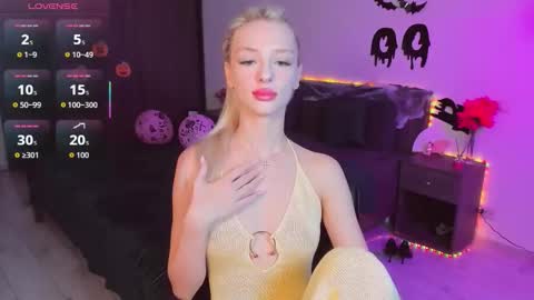 Snapshot of lexieblonde chatting on 10/29/25, 05:31 lexieblonde online show from 10/29/25, 05:31