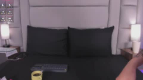 lexiee__ online show from 05/09/26, 11:37