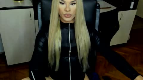 Snapshot of lexxymiss chatting on 09/14/25, 08:52 eva lexy you may call me Miss online show from 09/14/25, 08:52