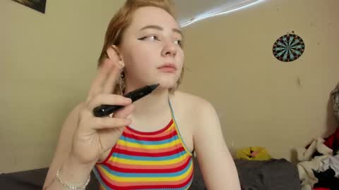 Snapshot of lexy_l0vy chatting on 06/04/26, 06:19 LexxxY online show from 06/04/26, 06:19