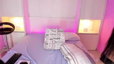 L I A  online show from 03/04/25, 08:16