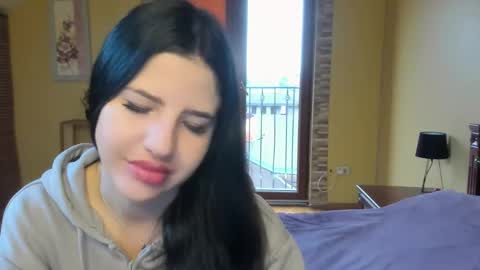 lexyswett online show from 11/04/25, 07:51