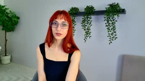 Snapshot of leyaatwood chatting on 06/16/26, 04:31 leyaatwood online show from 06/16/26, 04:31