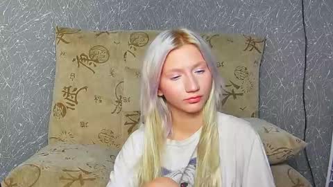 Leya online show from 09/15/25, 09:09