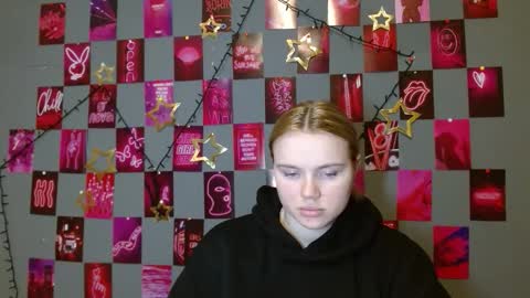 Leyla online show from 12/19/25, 08:10