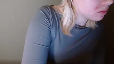 Leyla online show from 02/15/26, 07:51