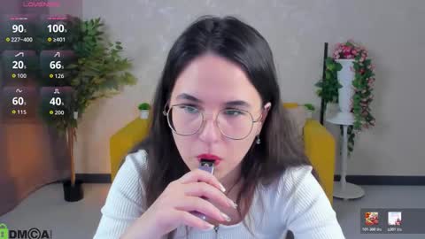 Snapshot of leylamirage chatting on 02/18/26, 04:30 leylamirage online show from 02/18/26, 04:30