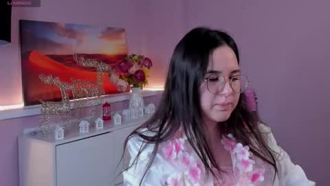 Snapshot of leylamirage chatting on 02/19/26, 12:34 leylamirage online show from 02/19/26, 12:34