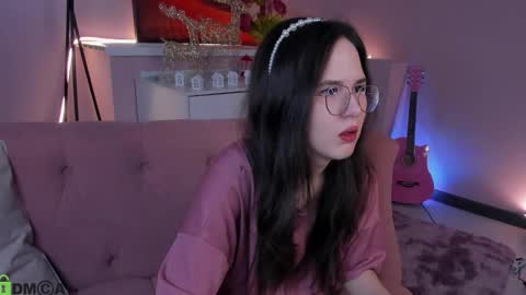 Snapshot of leylamirage chatting on 02/26/26, 12:15 leylamirage online show from 02/26/26, 12:15