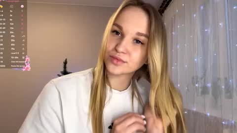 Mia online show from 12/21/25, 01:18