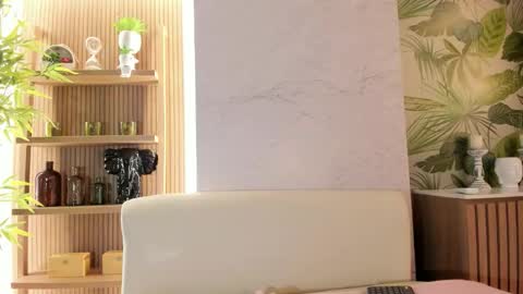 LEZY online show from 11/28/25, 07:49