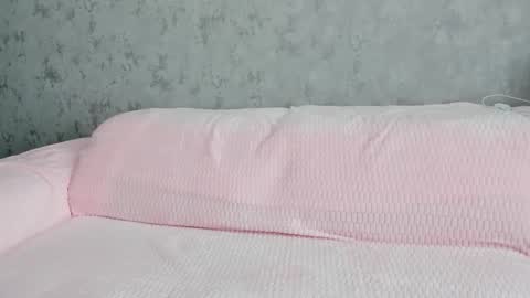 LEANNAA online show from 10/26/25, 06:41