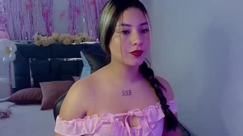 Snapshot of lia_14_ chatting on 10/01/25, 01:17 Lia online show from 10/01/25, 01:17