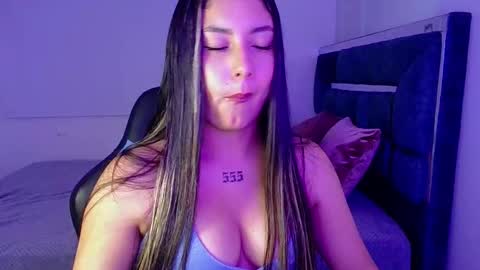 Snapshot of lia_14_ chatting on 10/24/25, 11:45 Lia online show from 10/24/25, 11:45