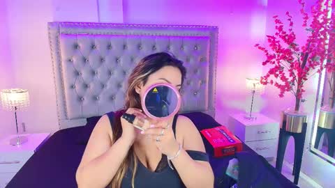 Lia  online show from 09/18/25, 01:40