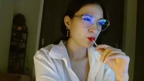 Snapshot of lia_ana_ chatting on 03/16/26, 02:21 liliana online show from 03/16/26, 02:21